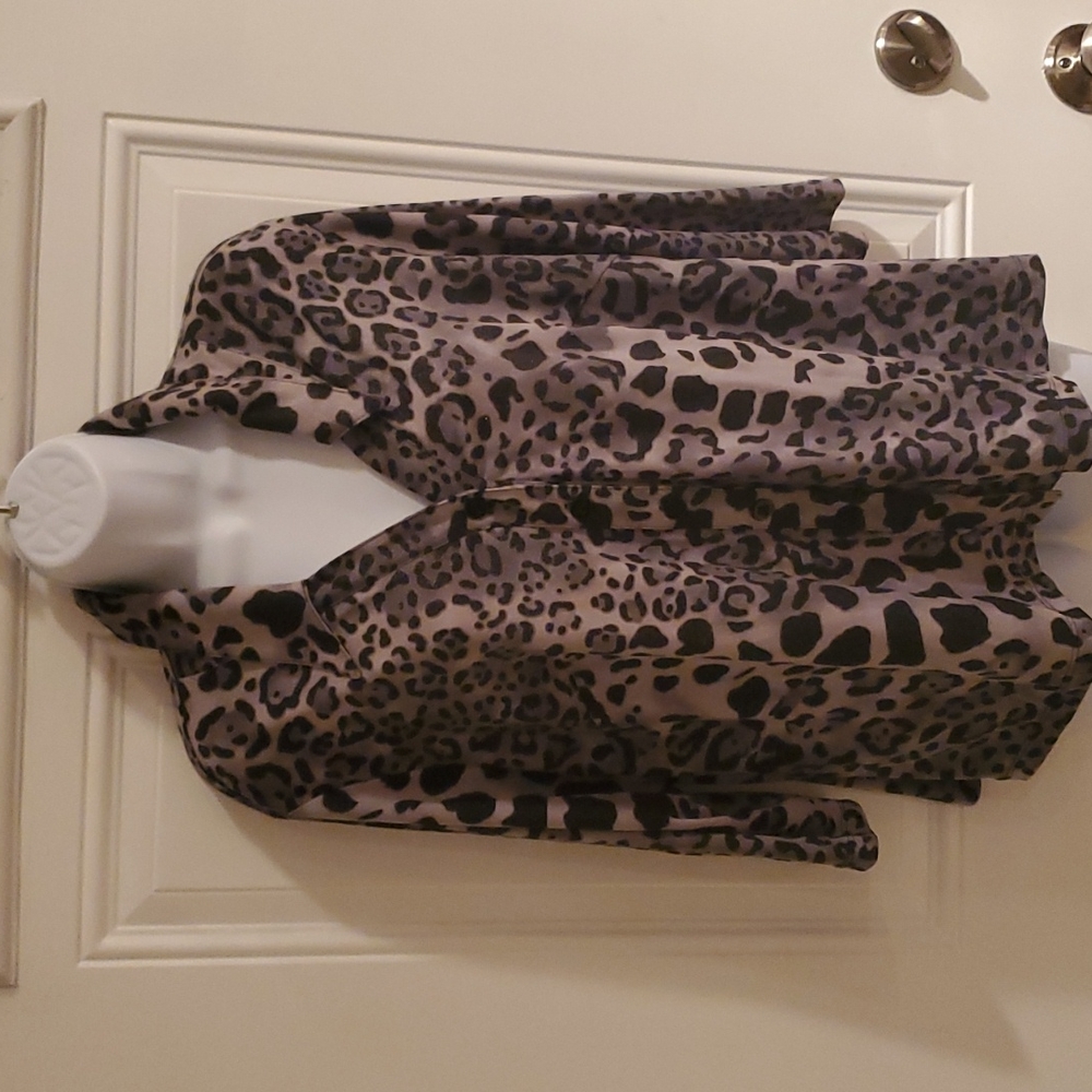 City Fusion Leopard Print Button Down Plus Size Top Sz 1X